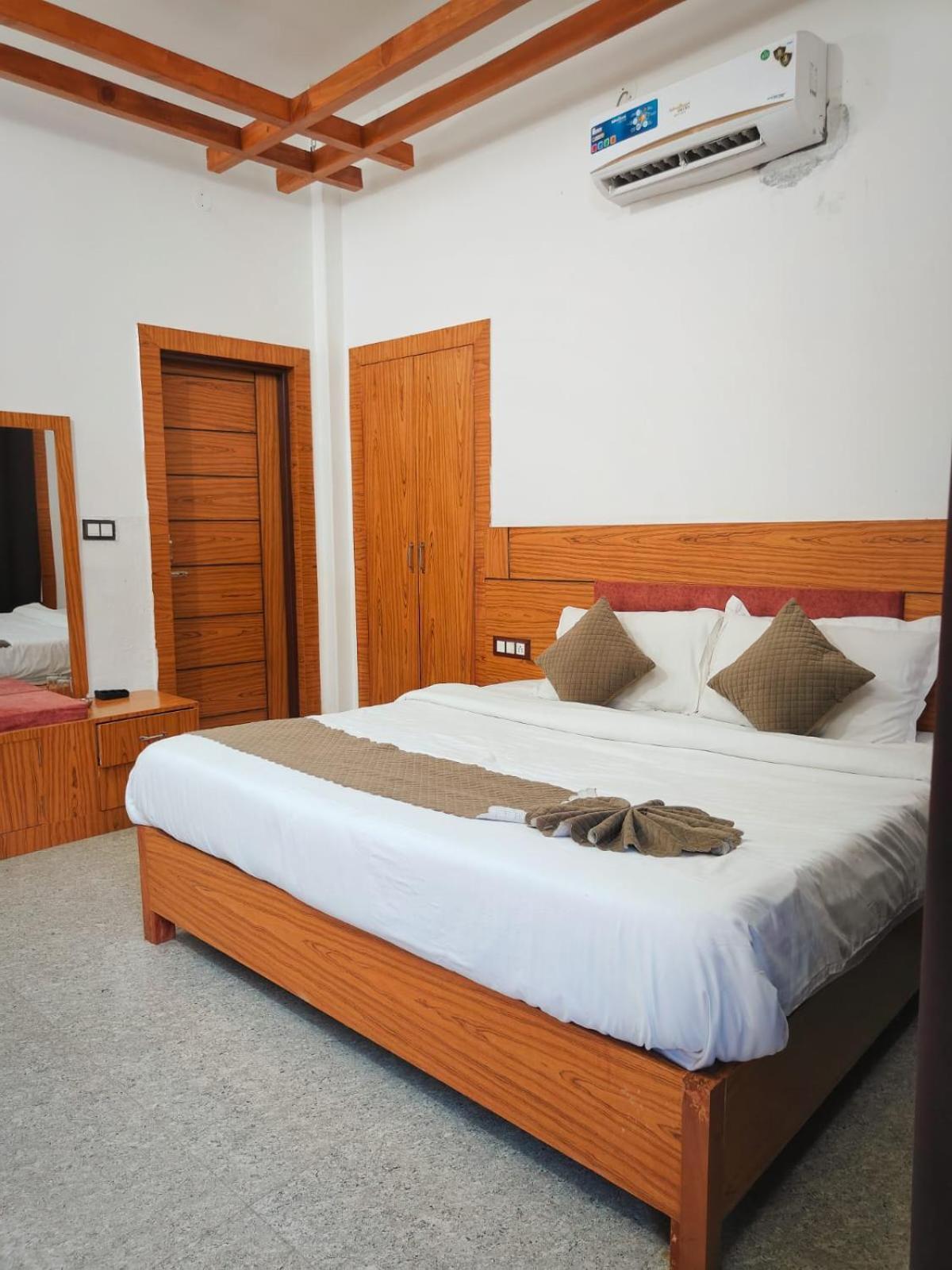 The Jungle Joy Resort & Spa Rāmnagar Eksteriør billede