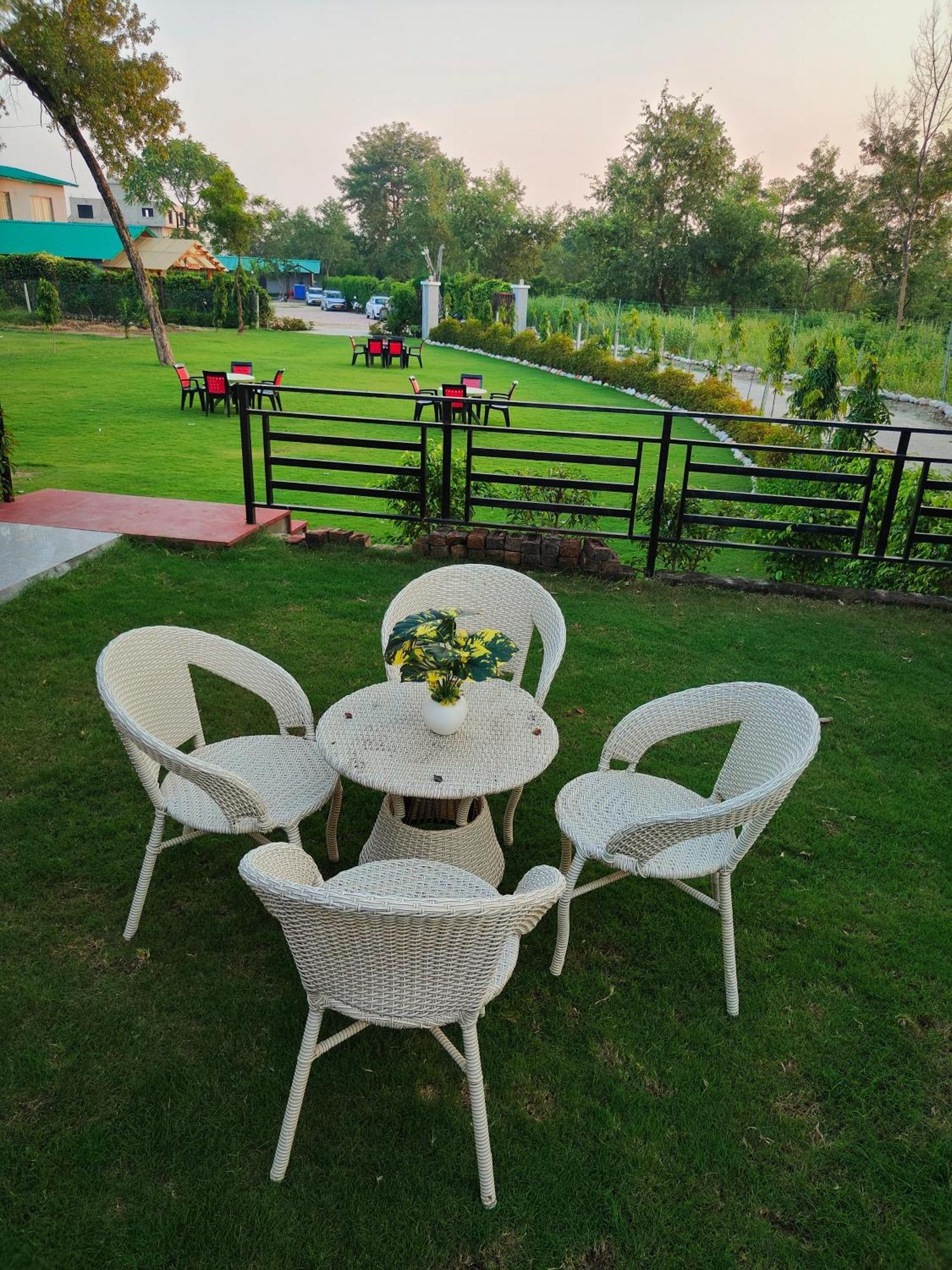 The Jungle Joy Resort & Spa Rāmnagar Eksteriør billede